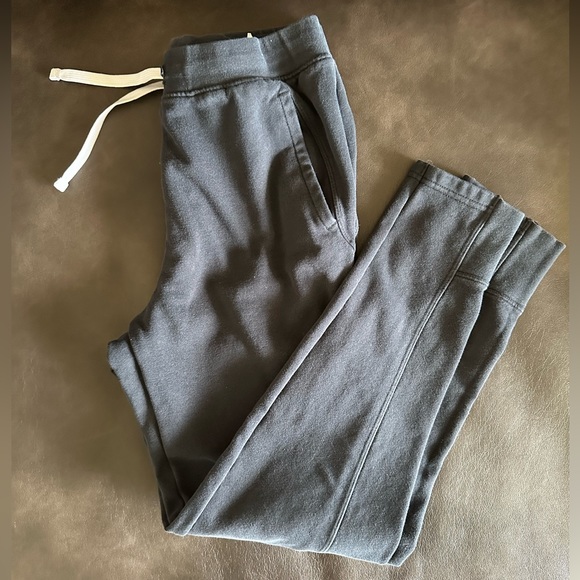 Under Armour black joggers - Picture 2 of 2